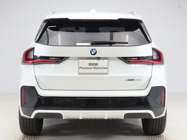 Ｘ１ ｘＤｒｉｖｅ　２０ｉ　Ｍスポーツ　認定中古車　２年保証　パノラマサンルーフ　１８インチＡＷ　アクティブクルーズコントロール　全周囲カメラ　前後センサー　パドルシフト　ヘッドアップディスプレイ　アダプティブＬＥＤ　衝突軽減　車線逸脱（8枚目）