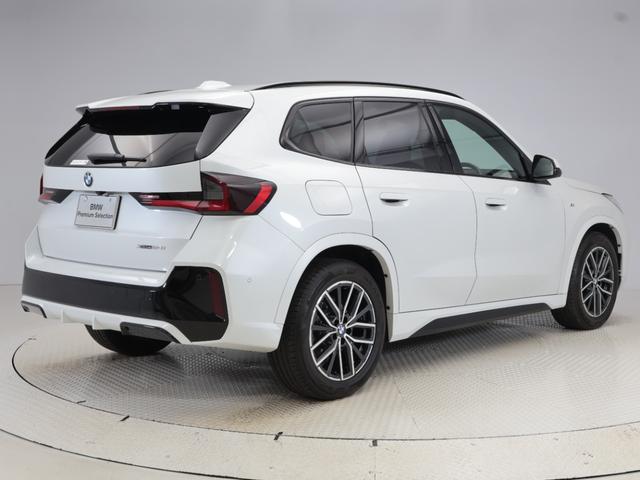 Ｘ１ ｘＤｒｉｖｅ　２０ｉ　Ｍスポーツ　認定中古車　２年保証　パノラマサンルーフ　１８インチＡＷ　アクティブクルーズコントロール　全周囲カメラ　前後センサー　パドルシフト　ヘッドアップディスプレイ　アダプティブＬＥＤ　衝突軽減　車線逸脱（9枚目）