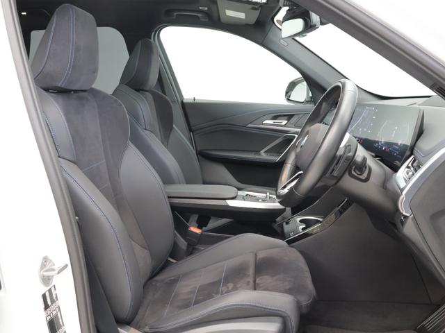Ｘ１ ｘＤｒｉｖｅ　２０ｉ　Ｍスポーツ　認定中古車　２年保証　パノラマサンルーフ　１８インチＡＷ　アクティブクルーズコントロール　全周囲カメラ　前後センサー　パドルシフト　ヘッドアップディスプレイ　アダプティブＬＥＤ　衝突軽減　車線逸脱（12枚目）