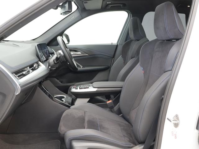 Ｘ１ ｘＤｒｉｖｅ　２０ｉ　Ｍスポーツ　認定中古車　２年保証　パノラマサンルーフ　１８インチＡＷ　アクティブクルーズコントロール　全周囲カメラ　前後センサー　パドルシフト　ヘッドアップディスプレイ　アダプティブＬＥＤ　衝突軽減　車線逸脱（13枚目）