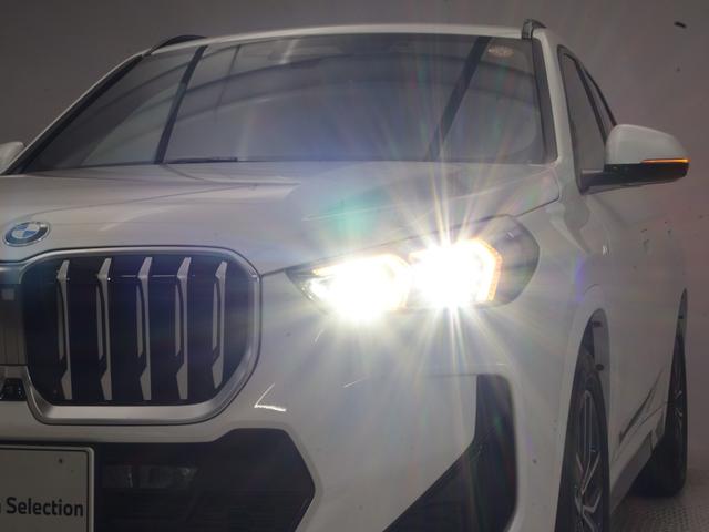Ｘ１ ｘＤｒｉｖｅ　２０ｉ　Ｍスポーツ　認定中古車　２年保証　パノラマサンルーフ　１８インチＡＷ　アクティブクルーズコントロール　全周囲カメラ　前後センサー　パドルシフト　ヘッドアップディスプレイ　アダプティブＬＥＤ　衝突軽減　車線逸脱（23枚目）