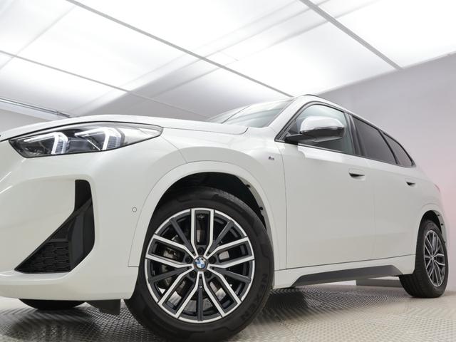 Ｘ１ ｘＤｒｉｖｅ　２０ｉ　Ｍスポーツ　認定中古車　２年保証　パノラマサンルーフ　１８インチＡＷ　アクティブクルーズコントロール　全周囲カメラ　前後センサー　パドルシフト　ヘッドアップディスプレイ　アダプティブＬＥＤ　衝突軽減　車線逸脱（29枚目）