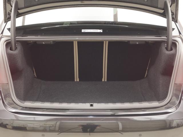 ３シリーズ ３１８ｉ　ハイラインパッケージ　認定中古車　２年保証　ベージュレザー　１７インチＡＷ　アクティブクルーズコントロール　フロントシートヒーター　リヤカメラ　前後センサー　ＬＥＤヘッドライト　衝突軽減　車線逸脱　コンフォートアクセス（16枚目）