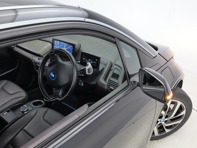 ｉ３ レンジ・エクステンダー装備車　認定中古車　２年保証　ＳＵＩＴＥ　１２０Ａｈ　１９インチＡＷ　ダークトリュフレザー　アクティブクルーズコントロール　リヤカメラ　ＬＥＤ　衝突軽減　車線逸脱　フロントシートヒーター　コンフォートアクセス（25枚目）