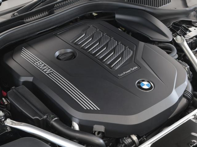 ５シリーズ ５４０ｉ　ｘＤｒｉｖｅツーリング　Ｍスポーツ　認定中古車　２年保証　パノラマサンルーフ　レザーシート　１９インチＡＷ　アクティブクルーズコントロール　Ｈａｒｍａｎ／Ｋａｒｄｏｎ　ヘッドアップディスプレイ　全周囲カメラ　アダプティブＬＥＤ　衝突軽減（5枚目）