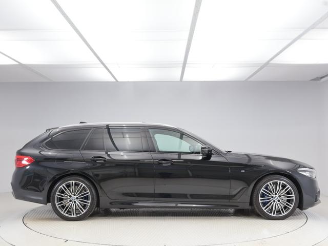 ５シリーズ ５４０ｉ　ｘＤｒｉｖｅツーリング　Ｍスポーツ　認定中古車　２年保証　パノラマサンルーフ　レザーシート　１９インチＡＷ　アクティブクルーズコントロール　Ｈａｒｍａｎ／Ｋａｒｄｏｎ　ヘッドアップディスプレイ　全周囲カメラ　アダプティブＬＥＤ　衝突軽減（6枚目）