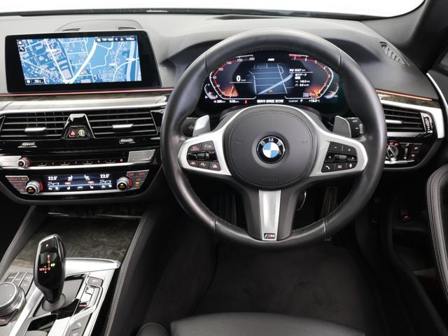 ５シリーズ ５４０ｉ　ｘＤｒｉｖｅツーリング　Ｍスポーツ　認定中古車　２年保証　パノラマサンルーフ　レザーシート　１９インチＡＷ　アクティブクルーズコントロール　Ｈａｒｍａｎ／Ｋａｒｄｏｎ　ヘッドアップディスプレイ　全周囲カメラ　アダプティブＬＥＤ　衝突軽減（11枚目）