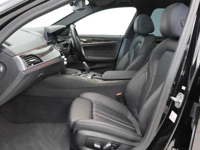 ５シリーズ ５４０ｉ　ｘＤｒｉｖｅツーリング　Ｍスポーツ　認定中古車　２年保証　パノラマサンルーフ　レザーシート　１９インチＡＷ　アクティブクルーズコントロール　Ｈａｒｍａｎ／Ｋａｒｄｏｎ　ヘッドアップディスプレイ　全周囲カメラ　アダプティブＬＥＤ　衝突軽減（13枚目）