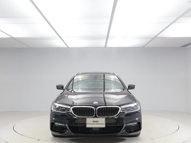 ５シリーズ ５４０ｉ　ｘＤｒｉｖｅツーリング　Ｍスポーツ　認定中古車　２年保証　パノラマサンルーフ　レザーシート　１９インチＡＷ　アクティブクルーズコントロール　Ｈａｒｍａｎ／Ｋａｒｄｏｎ　ヘッドアップディスプレイ　全周囲カメラ　アダプティブＬＥＤ　衝突軽減（22枚目）