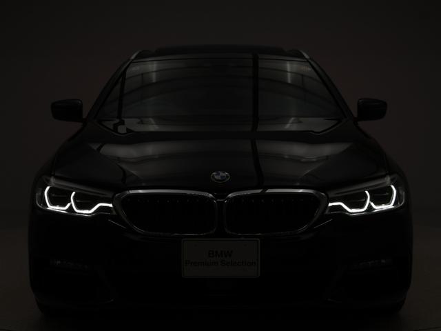 ５シリーズ ５４０ｉ　ｘＤｒｉｖｅツーリング　Ｍスポーツ　認定中古車　２年保証　パノラマサンルーフ　レザーシート　１９インチＡＷ　アクティブクルーズコントロール　Ｈａｒｍａｎ／Ｋａｒｄｏｎ　ヘッドアップディスプレイ　全周囲カメラ　アダプティブＬＥＤ　衝突軽減（23枚目）