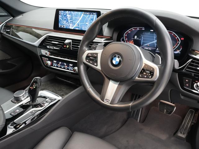 ５シリーズ ５４０ｉ　ｘＤｒｉｖｅツーリング　Ｍスポーツ　認定中古車　２年保証　パノラマサンルーフ　レザーシート　１９インチＡＷ　アクティブクルーズコントロール　Ｈａｒｍａｎ／Ｋａｒｄｏｎ　ヘッドアップディスプレイ　全周囲カメラ　アダプティブＬＥＤ　衝突軽減（40枚目）