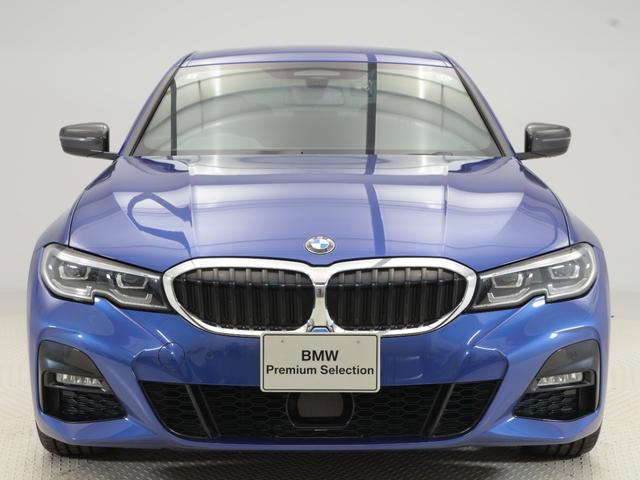 ３シリーズ ３２０ｉ　Ｍスポーツ　認定中古車　２年保証　レザーシート　１９インチＡＷ　ジェスチャーコントロール　ヘッドアップディスプレイ　アクティブクルーズコントロール　パドルシフト　リヤカメラ　ＬＥＤヘッドライト　衝突軽減　車線逸脱（3枚目）