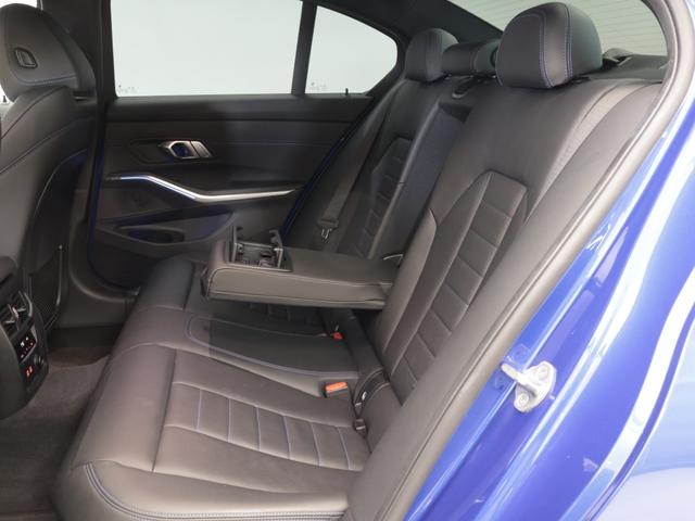 ３シリーズ ３２０ｉ　Ｍスポーツ　認定中古車　２年保証　レザーシート　１９インチＡＷ　ジェスチャーコントロール　ヘッドアップディスプレイ　アクティブクルーズコントロール　パドルシフト　リヤカメラ　ＬＥＤヘッドライト　衝突軽減　車線逸脱（15枚目）