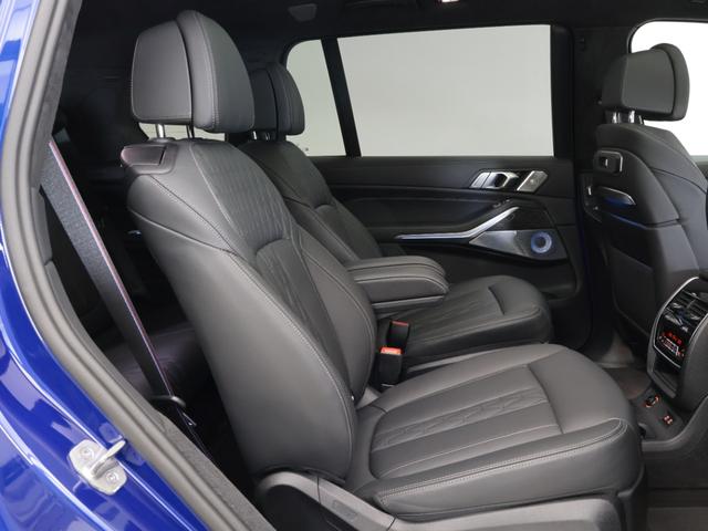 X7 M60i xDrive 認定中古車 2年保証 パノラマサンルーフ レザーシート 22インチAW B&Wダイヤモンドサウンド アクティブクルーズコントロール ヘッドアップディスプレイ 全周囲カメラ 衝突軽減 パドルシフト(14枚目)