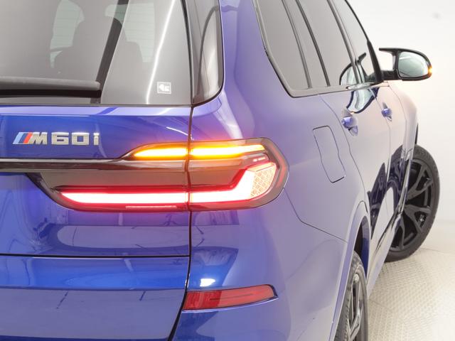 X7 M60i xDrive 認定中古車 2年保証 パノラマサンルーフ レザーシート 22インチAW B&Wダイヤモンドサウンド アクティブクルーズコントロール ヘッドアップディスプレイ 全周囲カメラ 衝突軽減 パドルシフト(38枚目)