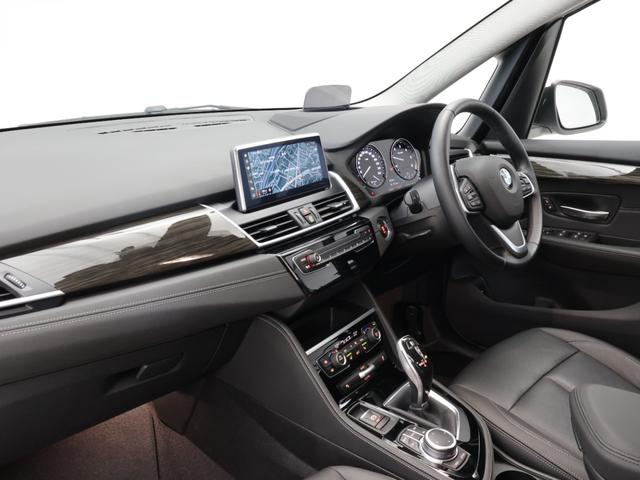 2シリーズ 218dグランツアラー ラグジュアリー 認定中古車 2年保証 レザーシート 17インチAW ヘッドアップディスプレイ アクティブクルーズコントロール リヤカメラ 前後センサー LEDヘッドライト 衝突軽減 車線逸脱 電動リヤゲート(4枚目)