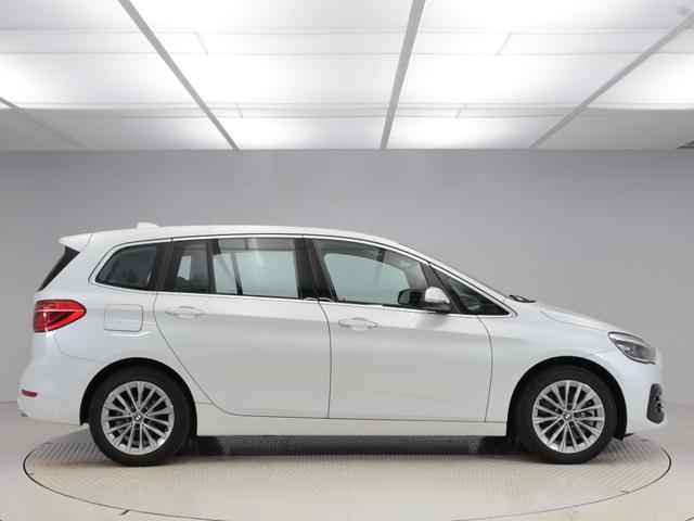 2シリーズ 218dグランツアラー ラグジュアリー 認定中古車 2年保証 レザーシート 17インチAW ヘッドアップディスプレイ アクティブクルーズコントロール リヤカメラ 前後センサー LEDヘッドライト 衝突軽減 車線逸脱 電動リヤゲート(6枚目)