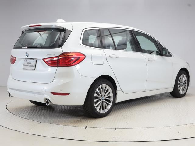 2シリーズ 218dグランツアラー ラグジュアリー 認定中古車 2年保証 レザーシート 17インチAW ヘッドアップディスプレイ アクティブクルーズコントロール リヤカメラ 前後センサー LEDヘッドライト 衝突軽減 車線逸脱 電動リヤゲート(9枚目)