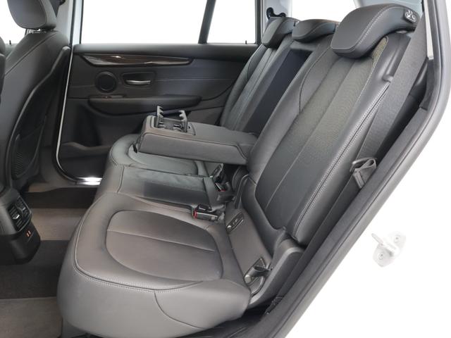 2シリーズ 218dグランツアラー ラグジュアリー 認定中古車 2年保証 レザーシート 17インチAW ヘッドアップディスプレイ アクティブクルーズコントロール リヤカメラ 前後センサー LEDヘッドライト 衝突軽減 車線逸脱 電動リヤゲート(15枚目)