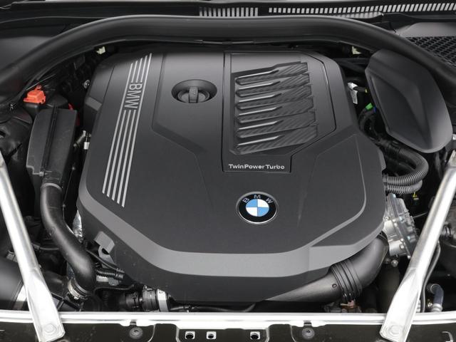 ８シリーズ ８４０ｉ　カブリオレ　エクスクルーシブ　Ｍスポーツ　認定中古車　２年保証　フィオナレッドレザー　２０インチＡＷ　アクティブクルーズコントロールＨａｒｍａｎ／Ｋａｒｄｏｎ　ヘッドアップディスプレイ　全周囲カメラ　レーザーライト　衝突軽減　電動リヤゲート（5枚目）