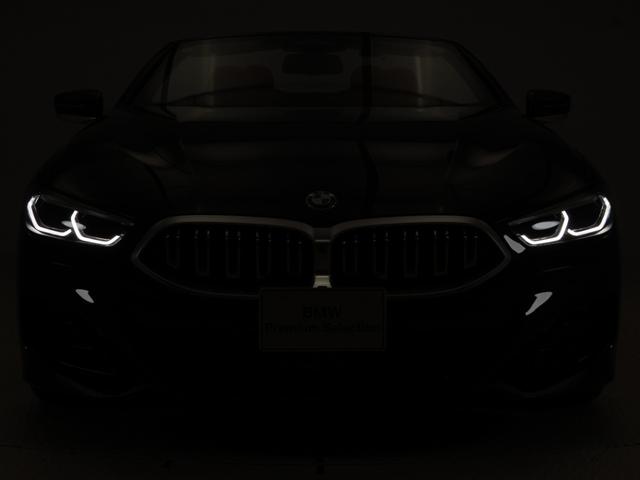 ８シリーズ ８４０ｉ　カブリオレ　エクスクルーシブ　Ｍスポーツ　認定中古車　２年保証　フィオナレッドレザー　２０インチＡＷ　アクティブクルーズコントロールＨａｒｍａｎ／Ｋａｒｄｏｎ　ヘッドアップディスプレイ　全周囲カメラ　レーザーライト　衝突軽減　電動リヤゲート（21枚目）