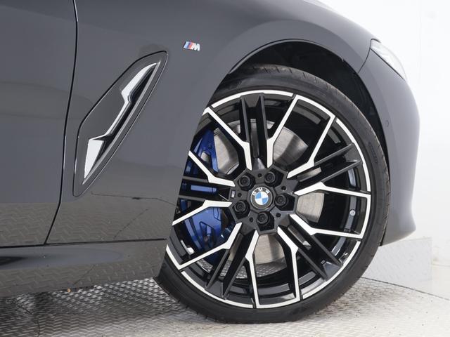 ８シリーズ ８４０ｉ　カブリオレ　エクスクルーシブ　Ｍスポーツ　認定中古車　２年保証　フィオナレッドレザー　２０インチＡＷ　アクティブクルーズコントロールＨａｒｍａｎ／Ｋａｒｄｏｎ　ヘッドアップディスプレイ　全周囲カメラ　レーザーライト　衝突軽減　電動リヤゲート（26枚目）