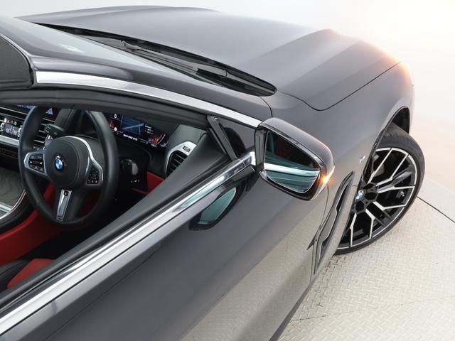 ８シリーズ ８４０ｉ　カブリオレ　エクスクルーシブ　Ｍスポーツ　認定中古車　２年保証　フィオナレッドレザー　２０インチＡＷ　アクティブクルーズコントロールＨａｒｍａｎ／Ｋａｒｄｏｎ　ヘッドアップディスプレイ　全周囲カメラ　レーザーライト　衝突軽減　電動リヤゲート（28枚目）