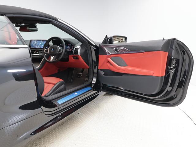 ８シリーズ ８４０ｉ　カブリオレ　エクスクルーシブ　Ｍスポーツ　認定中古車　２年保証　フィオナレッドレザー　２０インチＡＷ　アクティブクルーズコントロールＨａｒｍａｎ／Ｋａｒｄｏｎ　ヘッドアップディスプレイ　全周囲カメラ　レーザーライト　衝突軽減　電動リヤゲート（40枚目）