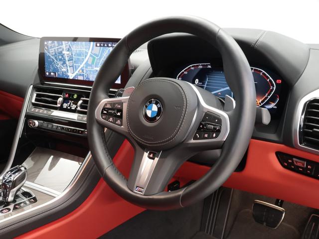 ８シリーズ ８４０ｉ　カブリオレ　エクスクルーシブ　Ｍスポーツ　認定中古車　２年保証　フィオナレッドレザー　２０インチＡＷ　アクティブクルーズコントロールＨａｒｍａｎ／Ｋａｒｄｏｎ　ヘッドアップディスプレイ　全周囲カメラ　レーザーライト　衝突軽減　電動リヤゲート（42枚目）
