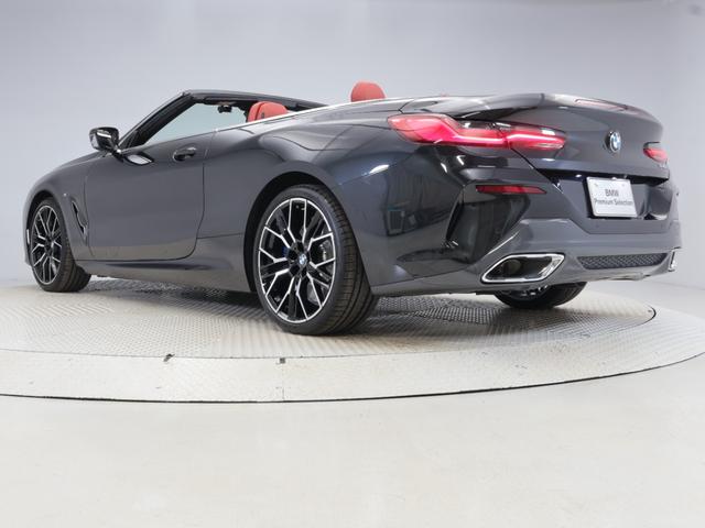 ８シリーズ ８４０ｉ　カブリオレ　エクスクルーシブ　Ｍスポーツ　認定中古車　２年保証　フィオナレッドレザー　２０インチＡＷ　アクティブクルーズコントロールＨａｒｍａｎ／Ｋａｒｄｏｎ　ヘッドアップディスプレイ　全周囲カメラ　レーザーライト　衝突軽減　電動リヤゲート（54枚目）