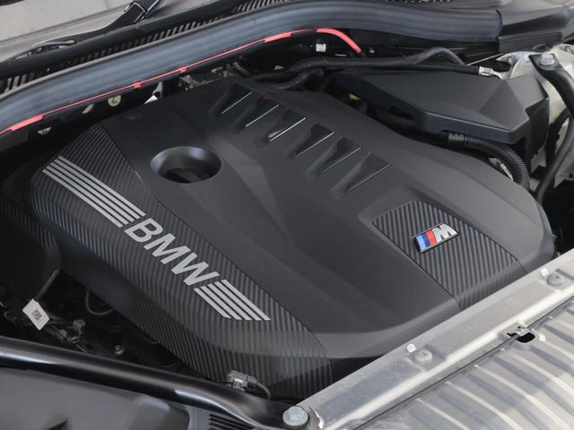 ♪比較的低回転で最大トルクを発揮し、シームレスな加速感を得るダウンサイジング・ターボ。ハイパワーと低燃費を実現したエンジンが、「駆け抜ける歓び」を貴方に。