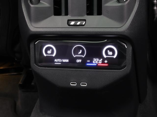 後席の方にもとてもありがたいリヤシートヒーター装備です！