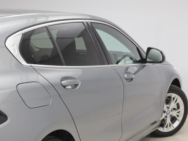 �a�l�v�̃R�[�|���[�g�A�C�f���e�B�e�B�ł���z�t�}�C�X�^�[�E�L���N�Ƃ́A�b�s���[���t�����g�̕����Ɍ����Ă�������������I�ȃf�U�C���ŁA�O�i����Ƃ����C���[�W�𕂂��΂��Ă���܂��B