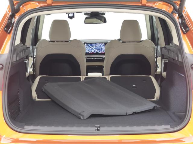 X1 xDrive 20d xライン ハイラインパッケージ 認定中古車 2年保証 オイスターレザー 18インチAW Harman/Kardon ヘッドアップディスプレイ 全周囲カメラ 前後センサー アダプティブLED 衝突軽減 車線逸脱 電動リヤゲート(18枚目)