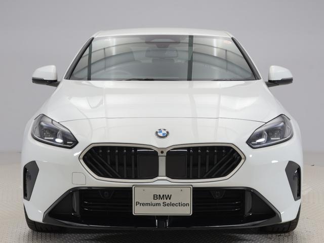 ２シリーズ ２２０ｄグランクーペ　Ｍスポーツハイラインパッケージ　認定中古車　２年保証　１９インチＡＷ　ヘッドアップディスプレイ　Ｈａｒｍａｎ／Ｋａｒｄｏｎ　全周囲カメラ　アクティブクルーズコントロール　パドルシフト　アダプティブＬＥＤ　衝突軽減　車線逸脱（3枚目）