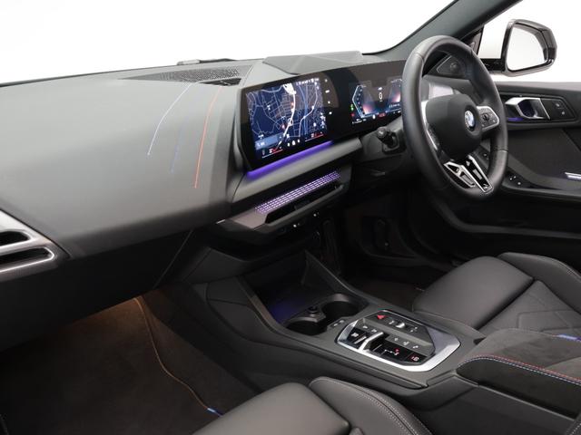 ２シリーズ ２２０ｄグランクーペ　Ｍスポーツハイラインパッケージ　認定中古車　２年保証　１９インチＡＷ　ヘッドアップディスプレイ　Ｈａｒｍａｎ／Ｋａｒｄｏｎ　全周囲カメラ　アクティブクルーズコントロール　パドルシフト　アダプティブＬＥＤ　衝突軽減　車線逸脱（4枚目）