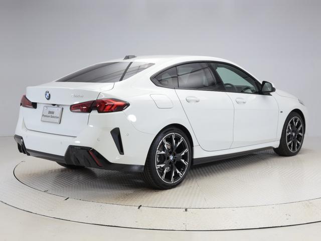 ２シリーズ ２２０ｄグランクーペ　Ｍスポーツハイラインパッケージ　認定中古車　２年保証　１９インチＡＷ　ヘッドアップディスプレイ　Ｈａｒｍａｎ／Ｋａｒｄｏｎ　全周囲カメラ　アクティブクルーズコントロール　パドルシフト　アダプティブＬＥＤ　衝突軽減　車線逸脱（9枚目）