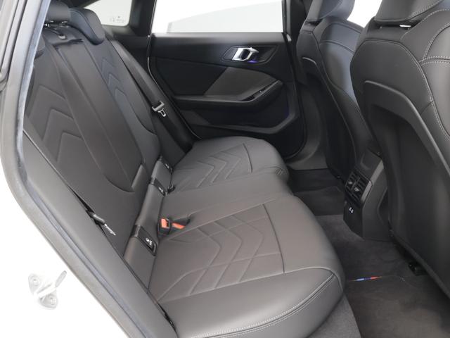 ２シリーズ ２２０ｄグランクーペ　Ｍスポーツハイラインパッケージ　認定中古車　２年保証　１９インチＡＷ　ヘッドアップディスプレイ　Ｈａｒｍａｎ／Ｋａｒｄｏｎ　全周囲カメラ　アクティブクルーズコントロール　パドルシフト　アダプティブＬＥＤ　衝突軽減　車線逸脱（14枚目）