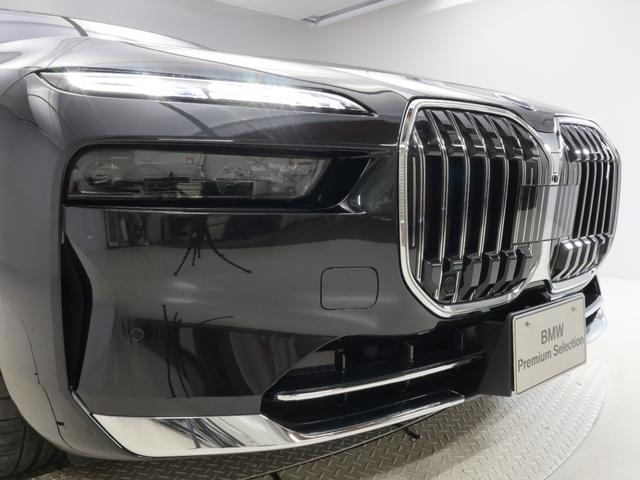 ｉ７ ｘＤｒｉｖｅ　６０　エクセレンス　認定中古車　２年保証　リヤエンターテイメント　パノラマルーフ　２０インチＡＷ　オットマン　レザーシート　アクティブクルーズコントロール　Ｂ＆Ｗサウンドシステム　全周囲カメラ　衝突軽減　車線逸脱（20枚目）