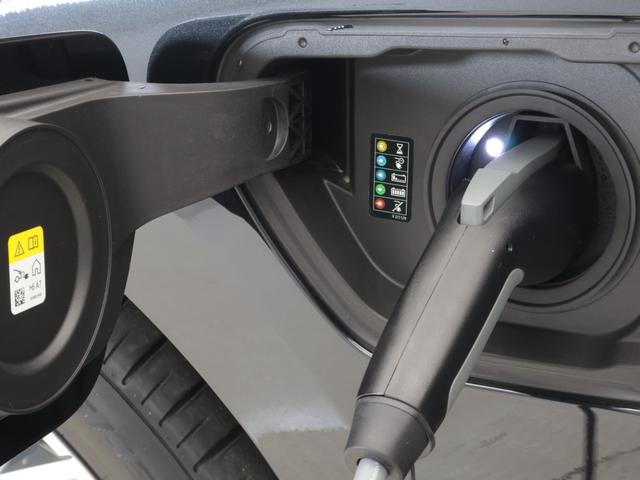 ｉ７ ｘＤｒｉｖｅ　６０　エクセレンス　認定中古車　２年保証　リヤエンターテイメント　パノラマルーフ　２０インチＡＷ　オットマン　レザーシート　アクティブクルーズコントロール　Ｂ＆Ｗサウンドシステム　全周囲カメラ　衝突軽減　車線逸脱（34枚目）