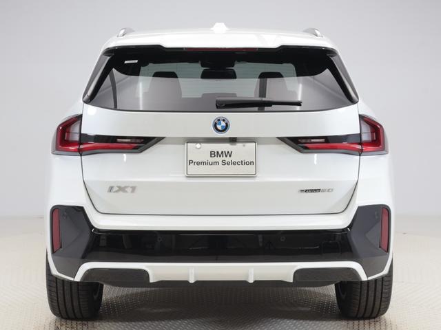 iX1 eDrive 20 Mスポーツ 認定中古車 2年保証 18インチAW アクティブクルーズコントロール ヘッドアップディスプレイ 全周囲カメラ アダプティブLED 衝突軽減 電動リヤゲート コンフォートアクセス フロントシートヒーター(8枚目)