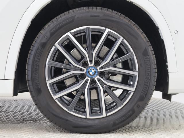 iX1 eDrive 20 Mスポーツ 認定中古車 2年保証 18インチAW アクティブクルーズコントロール ヘッドアップディスプレイ 全周囲カメラ アダプティブLED 衝突軽減 電動リヤゲート コンフォートアクセス フロントシートヒーター(10枚目)