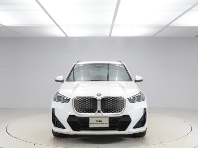 iX1 eDrive 20 Mスポーツ 認定中古車 2年保証 18インチAW アクティブクルーズコントロール ヘッドアップディスプレイ 全周囲カメラ アダプティブLED 衝突軽減 電動リヤゲート コンフォートアクセス フロントシートヒーター(23枚目)