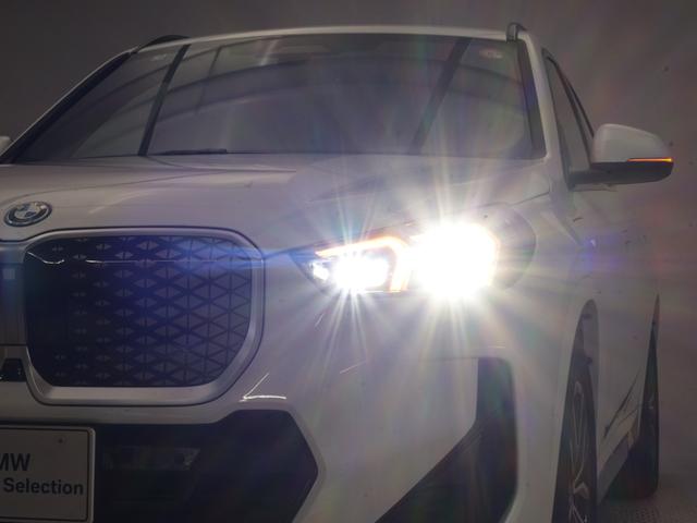 iX1 eDrive 20 Mスポーツ 認定中古車 2年保証 18インチAW アクティブクルーズコントロール ヘッドアップディスプレイ 全周囲カメラ アダプティブLED 衝突軽減 電動リヤゲート コンフォートアクセス フロントシートヒーター(25枚目)
