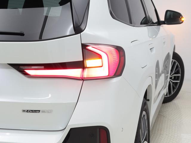 iX1 eDrive 20 Mスポーツ 認定中古車 2年保証 18インチAW アクティブクルーズコントロール ヘッドアップディスプレイ 全周囲カメラ アダプティブLED 衝突軽減 電動リヤゲート コンフォートアクセス フロントシートヒーター(41枚目)