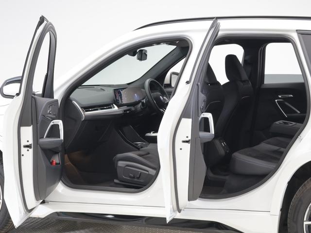 iX1 eDrive 20 Mスポーツ 認定中古車 2年保証 18インチAW アクティブクルーズコントロール ヘッドアップディスプレイ 全周囲カメラ アダプティブLED 衝突軽減 電動リヤゲート コンフォートアクセス フロントシートヒーター(43枚目)