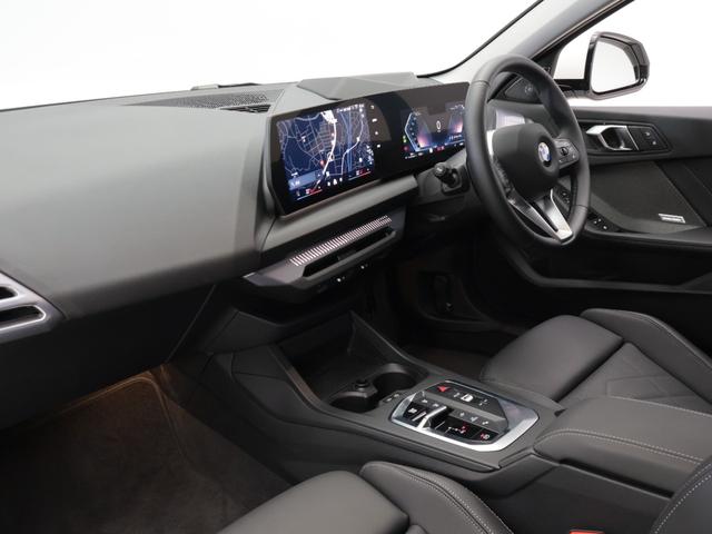 1シリーズ 120 ハイラインパッケージ 認定中古車 2年保証 17インチAW 全周囲カメラ Harman/Kardon ヘッドアップディスプレイ アクティブクルーズコントロール 衝突軽減 車線逸脱 電動リヤゲート コンフォートアクセス(4枚目)