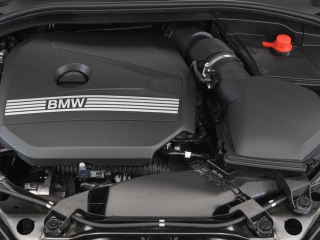 1シリーズ 120 ハイラインパッケージ 認定中古車 2年保証 17インチAW 全周囲カメラ Harman/Kardon ヘッドアップディスプレイ アクティブクルーズコントロール 衝突軽減 車線逸脱 電動リヤゲート コンフォートアクセス(5枚目)