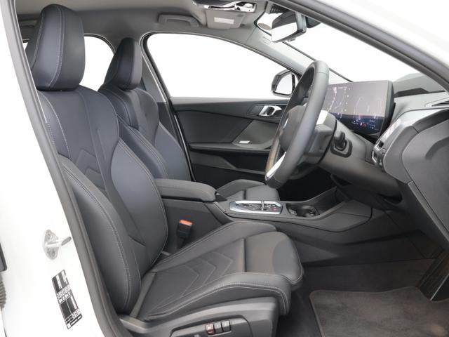 1シリーズ 120 ハイラインパッケージ 認定中古車 2年保証 17インチAW 全周囲カメラ Harman/Kardon ヘッドアップディスプレイ アクティブクルーズコントロール 衝突軽減 車線逸脱 電動リヤゲート コンフォートアクセス(12枚目)