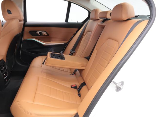 3シリーズ 318i 40thアニバーサリーエディション 認定中古車 2年保証 40th Anniversary Edition コニャックレザー 17インチAW スポーツシート アクティブクルーズコントロール リヤカメラ LED 衝突軽減 電動リヤゲート(15枚目)